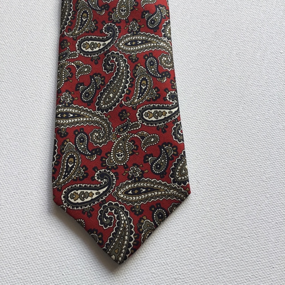 Class Club Men's Red Neck Tie 100% Silk